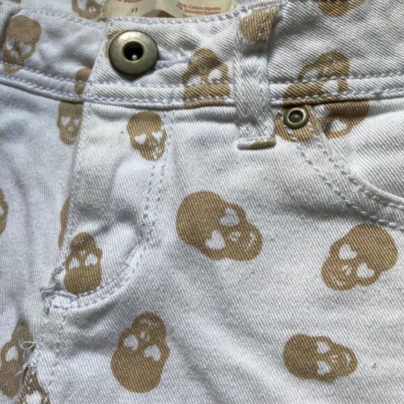 SKULL Shorty Shorts by No Boundaries Frayed Distressed Womens Size 11 - Picture 13 of 13